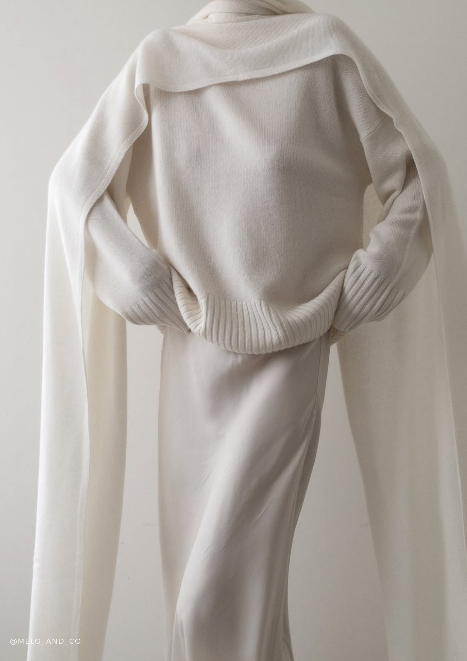 Chamonix Ivory extra-long scarf in Cashmere