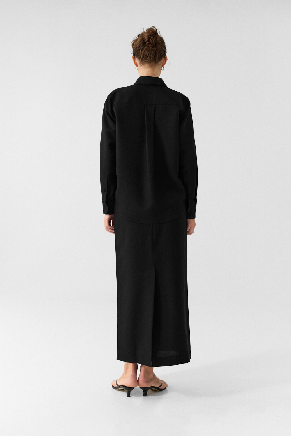 Jeanne Black classic shirt in Silk Cady