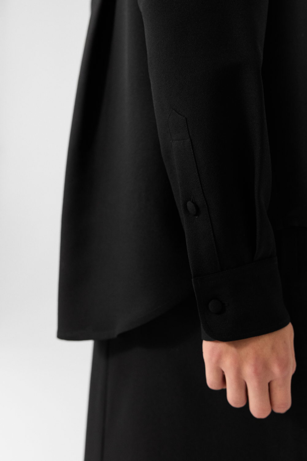 Jeanne Black classic shirt in Silk Cady