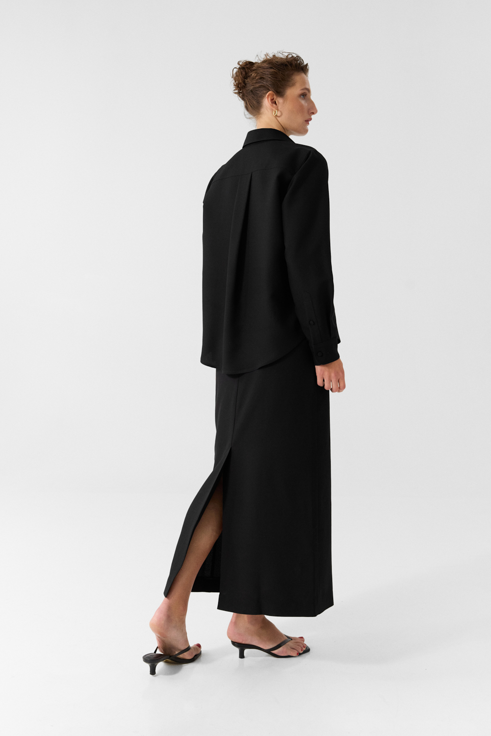 Jeanne Black classic shirt in Silk Cady