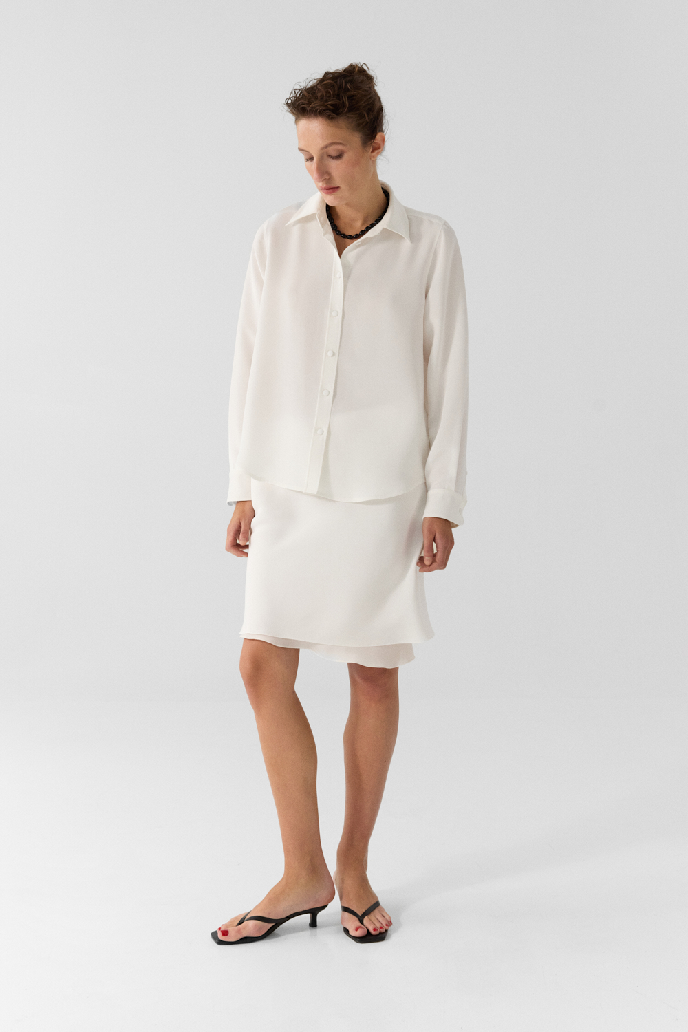 Jeanne Off-White classic shirt in Silk Cady