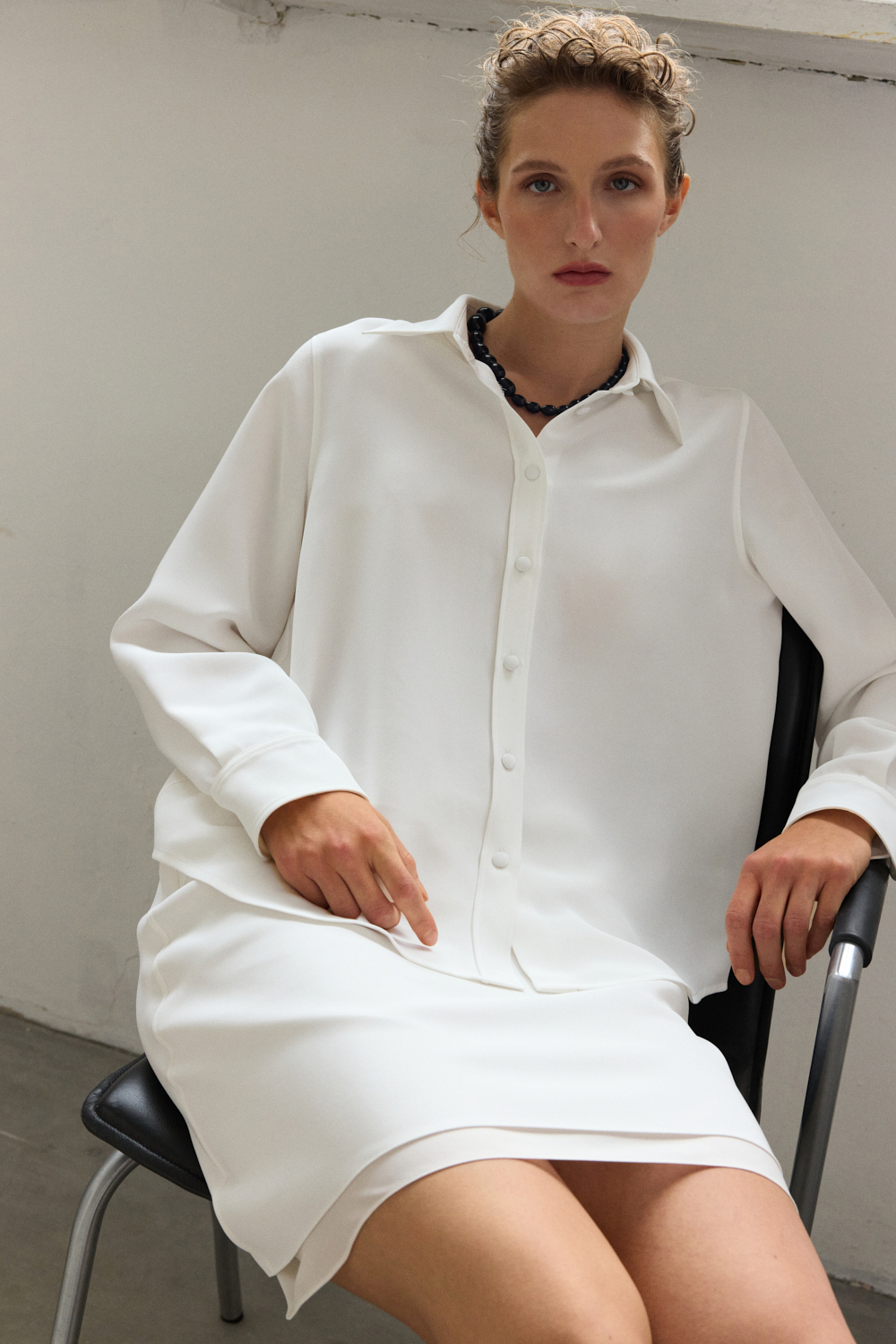 Jeanne Off-White classic shirt in Silk Cady